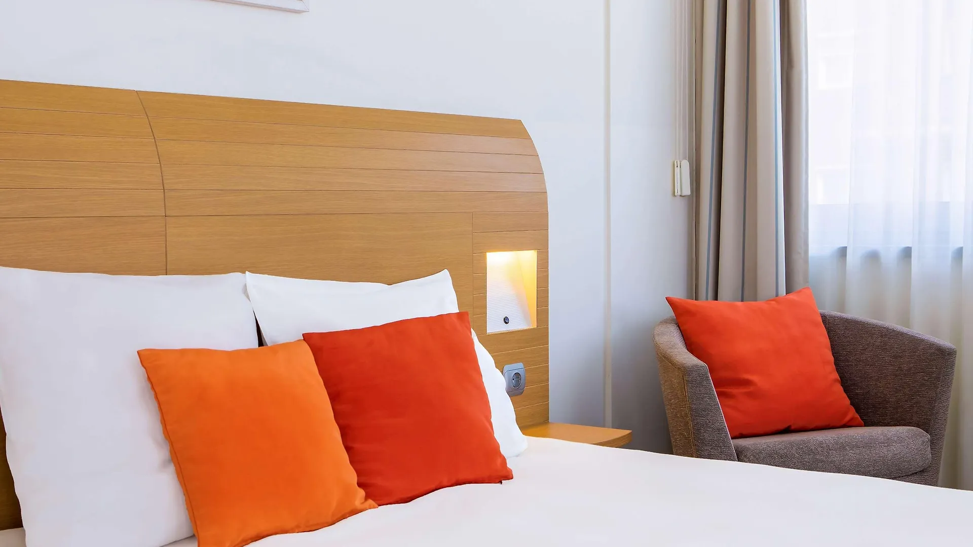 **** Hotel Novotel Budapest Danube Ungarn