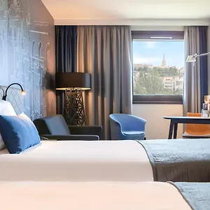 4* Otel Mercure Castle Hill