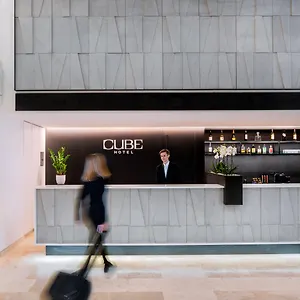 **** Otel Cube Çek Cumhuriyeti
