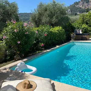 https://bastide-aina.fr-provencehotel.com