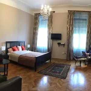 Apartment Diamonds With 2 Near Guzsdu Udvar